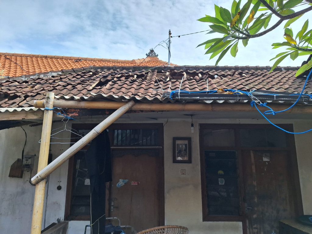 Angin Puting Beliung di Jln Pantai Mengiat Gg. Salya No.11, Br. Peminge, Kel. Benoa, Kec. Kuta Selatan Tgl 01 Maret 2024